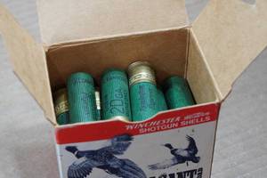 lot 387 image: 18 Remington Express Kleanbore 20 Gauge 2-34 3 Buck Shotshells