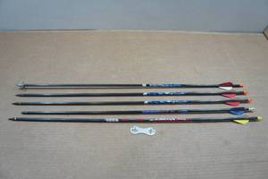 lot 1R image: Carbon Fiber Arrows