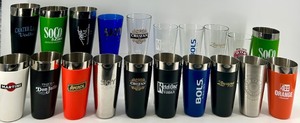 lot 141 image: 20 Assorted Brand Logo Barware set - NIB