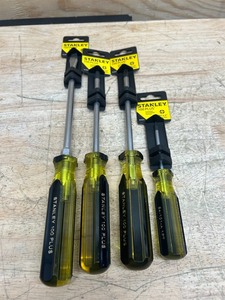 lot 34 image: Stanley Screwdrivers (lot of 4)