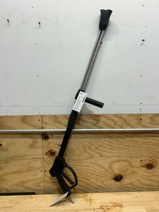 lot 185 image: Spray Gun and Lance