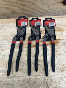 lot 192 image: 10 Groove Joint Pliers with Coated Grips (lot of 3)