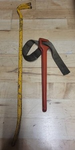 lot 3AD image: Heavy-Duty Pry Bar and Strap Wrench Set