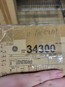 lot 17AD image: Box of 20 GE LED14ET8G4850 LED Tubes 14W