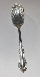 lot 1L image: International Sterling Joan of Arc Shell Spoon 31.1g