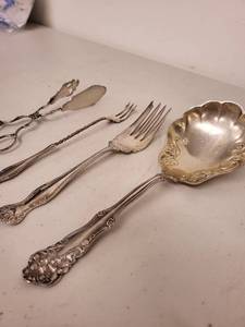 lot 27L image: Collection of 4 Vintage Silverplate Serving Utensils