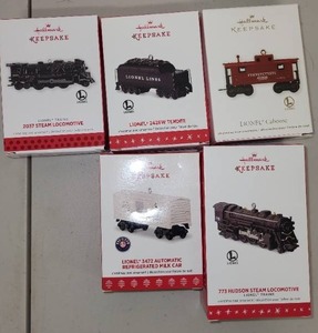 lot 48L image: Hallmark Lionel Trains Keepsake Ornaments Collection with Boxes