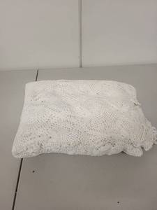 lot 83L image: White Handmade Crochet Lace Bedspread