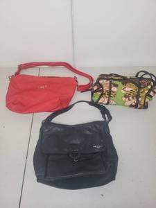 lot 85L image: Set of 3 Designer Handbags Peruzzi, BCBG Paris, Kate Spade