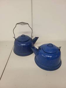 lot 88L image: Set of 2 Blue Speckled Enamelware Camp Kettles