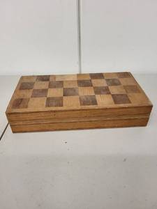 lot 28AE image: Stone Chess Set with Carved Onyx Pieces and Wooden Board-Box