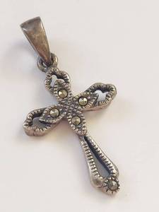 lot 8Q image: Vintage Sterling Silver Marcasite Cross Pendant