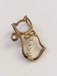 lot 25Q image: Vintage Sterling Silver Cat-Shaped Rhinestone Pendant