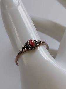 lot 35Q image: Vintage Red Stone Ring with Intricate Design