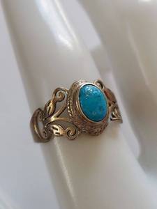 lot 37Q image: Vintage Sterling Silver Ring with Turquoise Stone