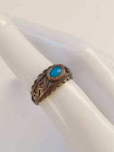 lot 79Q image: Vintage Sterling Silver Ring with Turquoise Stone