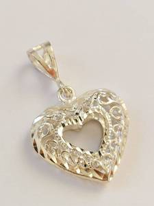 lot 87Q image: Sterling Silver Filigree Heart Pendant