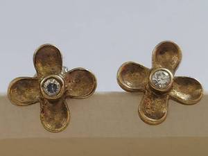 lot 89Q image: Sterling Silver Floral Stud Earrings with Stones