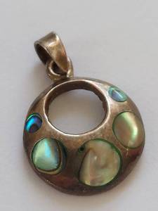 lot 90Q image: Vintage Sterling Silver Pendant with Abalone Inlay
