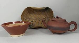 lot 27U image: Vintage Ceramic Chinese Teapot, Bowl, and Leaf-Shaped Tray Set