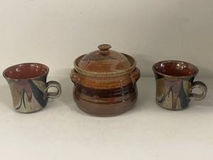 lot 41U image: John Freimark Pottery Set 2 Mugs & Lidded Pot