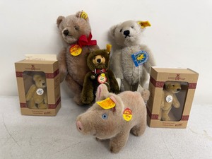 lot 70SC image: Collection of 6 Steiff Teddy Bears and Pig Plush Figures with Original Tags