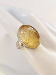 lot 4 image: Sterling Silver Citrine Ring with Cracked Stone, Size 8