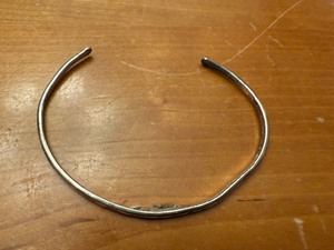 lot 7 image: Sterling Silver Cuff Bracelet - Engraved Leaf Border - Open Gap