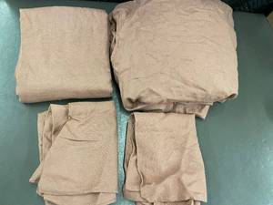 lot 14 image: Linen Sheet Set - Queen Size - 100% Linen