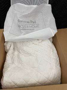lot 21 image: Cotton Mattress Pad - Queen 64 x 83