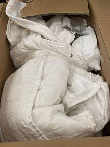 lot 23 image: Quilt & Sham Set - French Linen Box Stitch FullQueen