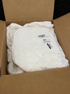 lot 30 image: Mattress Pad - 100% Cotton Quilted King
