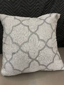 lot 34 image: Decorative Throw Pillow - 24 X 24 Geometric Trellis Pattern