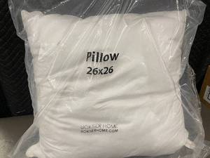 lot 44 image: Pillow Insert - Bokser Home Down Alt Euro 26x26