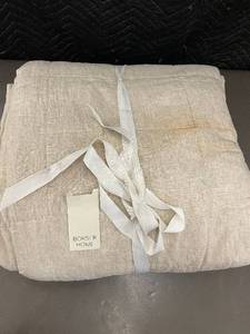 lot 57 image: Quilt - Bokser Home Linen Front, KingCal King
