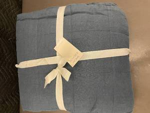 lot 65 image: Linen Quilt - KingCal King - 100% French Linen Front, 100% Percale Back