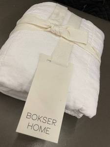 lot 84 image: Quilt Sham - Bokser Home Linen Front, Percale Back