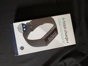 Fitbit Charge 4 - Advanced Fitness Tracker + GPS