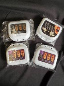 lot 46 image: Cosplay Prop White Plastic Fangs- New Halloween Reality Cosplay 4-Pack