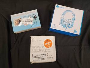lot 85 image: Headset Ear Hook - Call Center & iClever Seahorse Headset & Easy Clip Car Mount