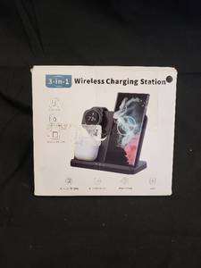 lot 99 image: Wireless Charging Station - 3-in-1