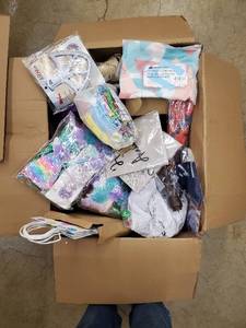 lot 118 image: Gift Bags & Party Decorations - Assorted Colors