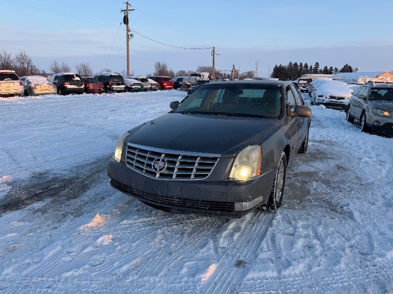 lot 11 image: 2008 Cadillac DTS