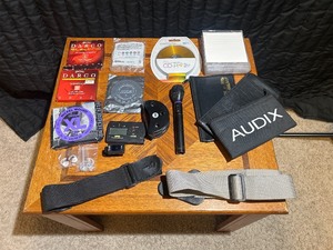 lot 2 image: Miscellaneous Lot of Music Related Items