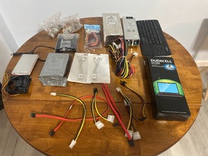 lot 14 image: Lot of Computer Related Items