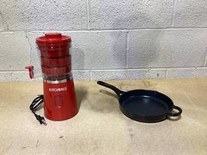 lot 410 image: LOT OF 2 Kitchen HQ One-Touch Juicer & Kitchen Hq 8 Skillet