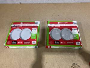 lot 274 image: LOT OF 2 First Alert 2-in-1 Smoke & Carbon Monoxide Alarms With Voice & Location Alert 2 Pack (4 Total)