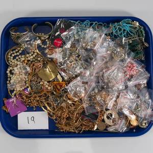 lot 19 image: Large Costume Jewelry Lot