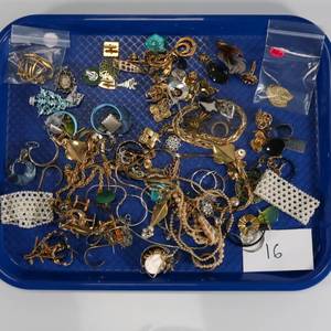 lot 16 image: Large Costume Jewelry Lot