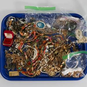 lot 14 image: Large Costume Jewelry Lot